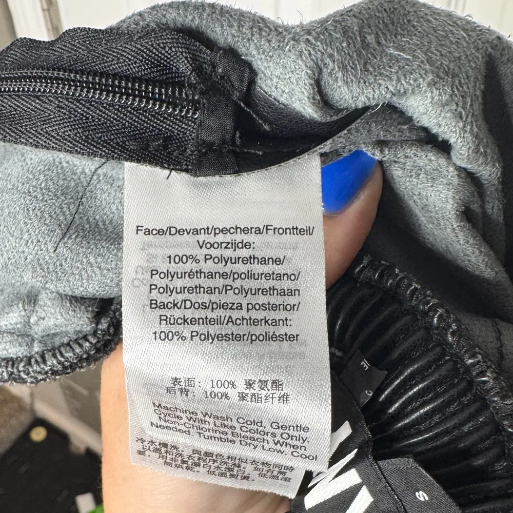 DKNY NWOT Faux Leather Pants Size S Side Zip Closure Elastic Back - Image 6