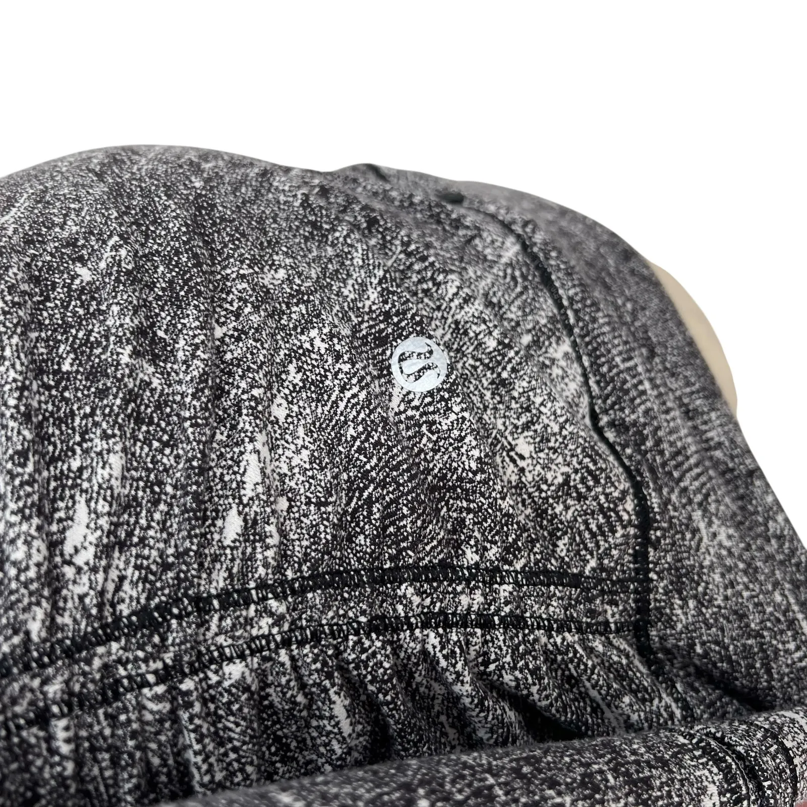 Lululemon Cypress Kiss 1/2 Zip Top Sweatshirt Rush‎ Jacquard Black White Size 10 - Image 9