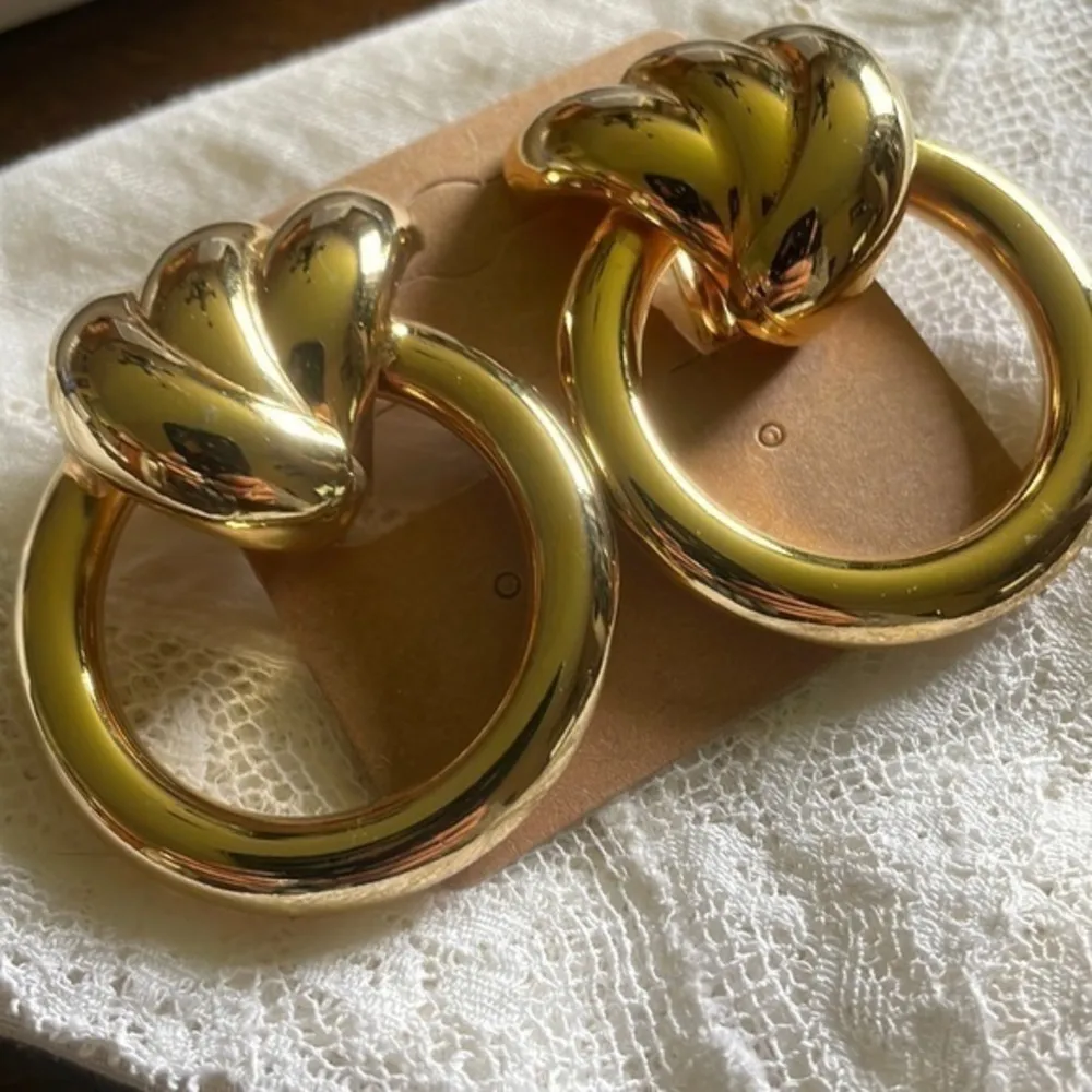 Vintage Gold Circle Door Knocker Clip On Earrings Retro 80s - Image 2
