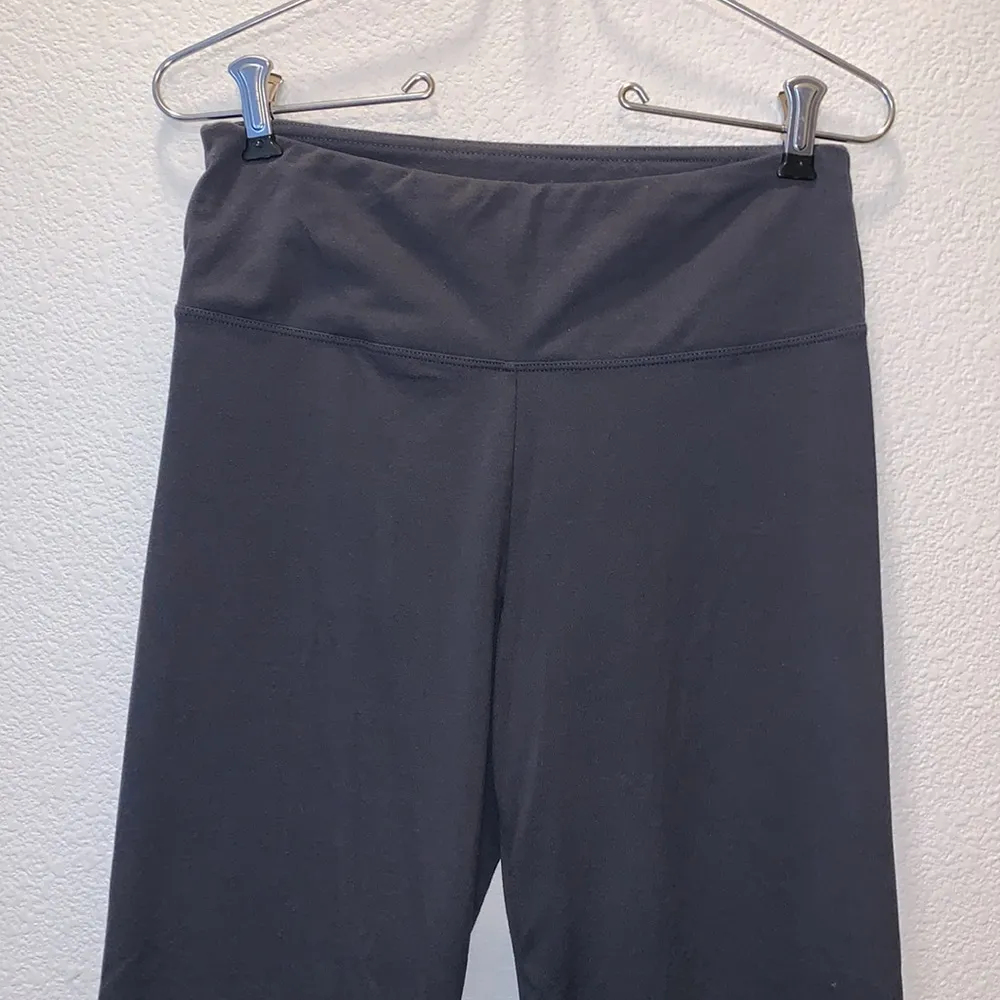 Marika Tek gray gym workout athletic capri leggings - Image 2