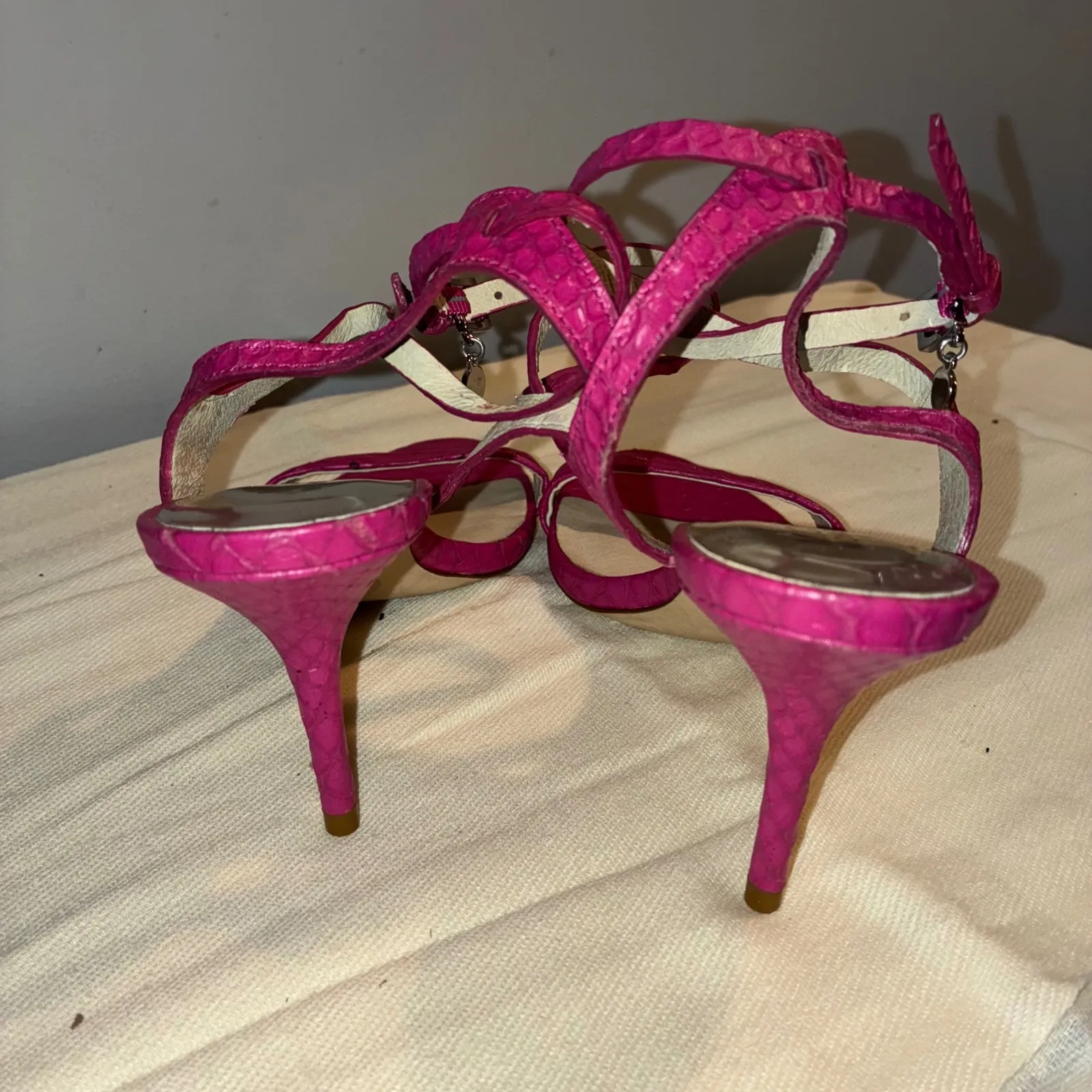 Michael Kors Womens 6.5M Kaylee Mid Fuschia Embossed Leather‎ Ankle Strap Heels - Image 4