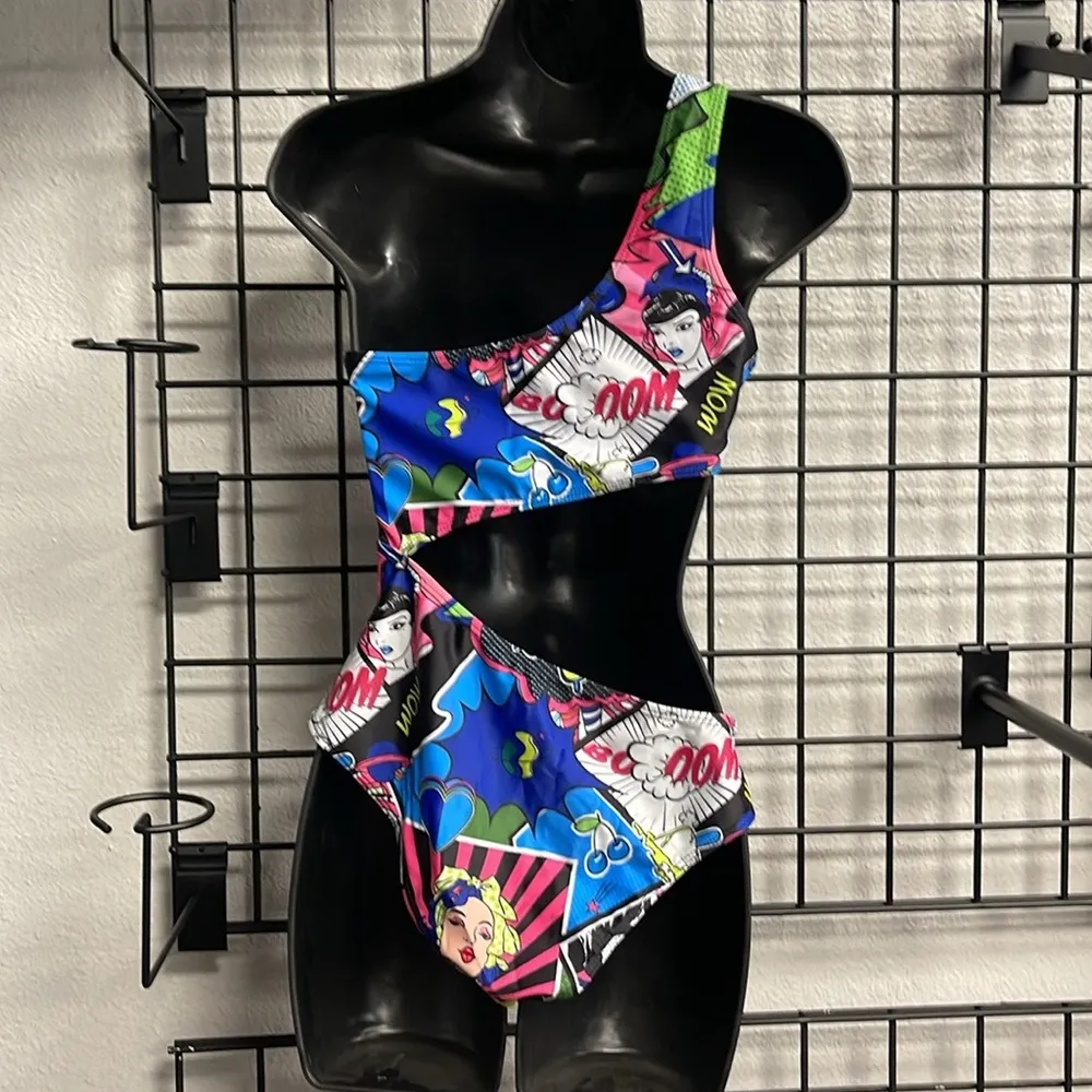 Comic POW Cutout Swimsuit Size Small NWOT Pink - Image 7