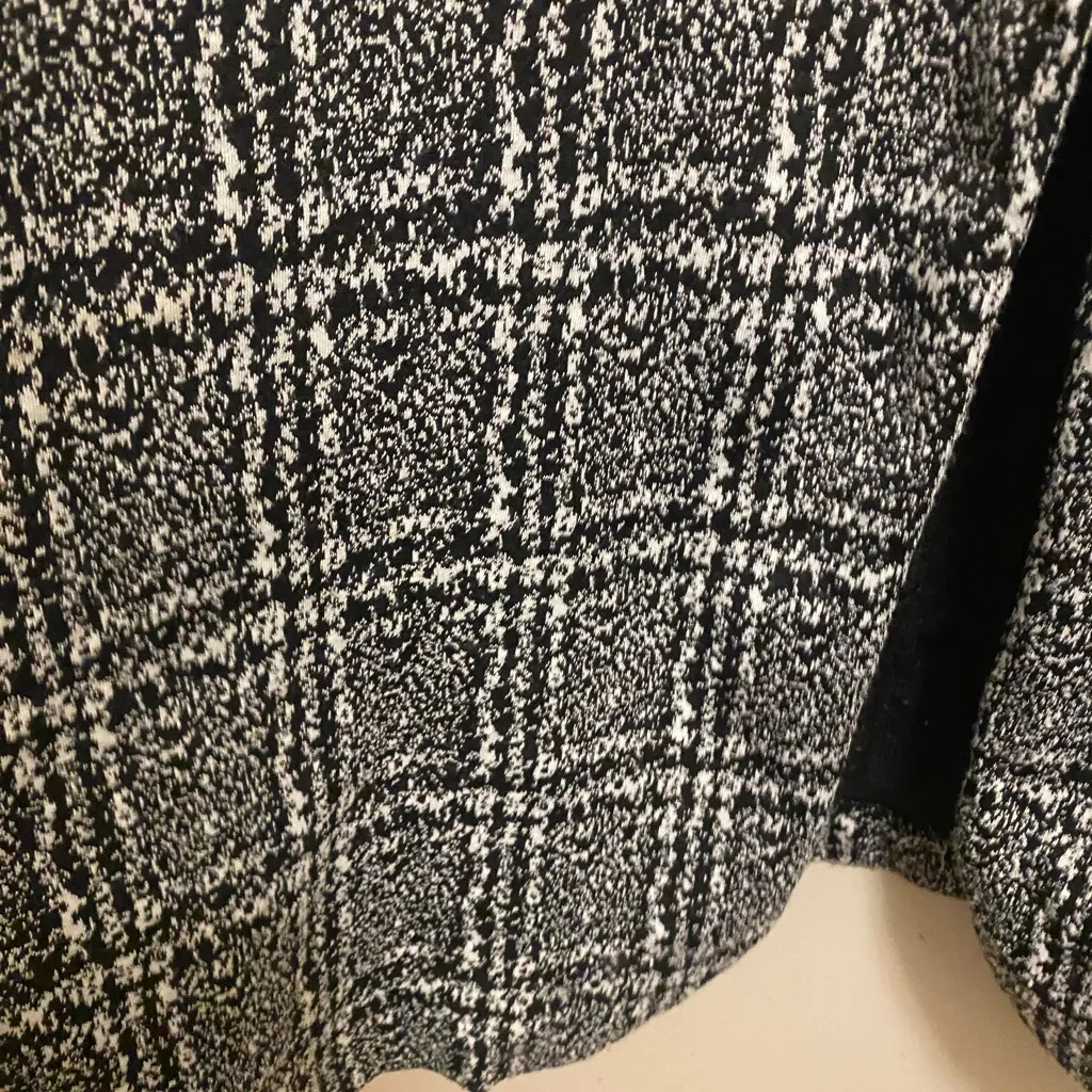 Sugar Rain Womens Long Knit Coat Jacket L 44” Black & White No Closure Size L - Image 5