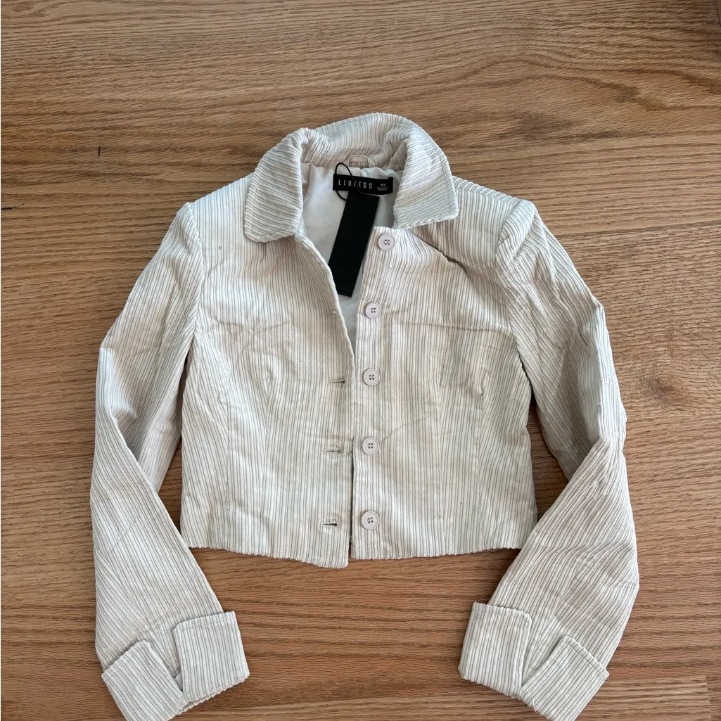 Lioness jacket top - Image 2