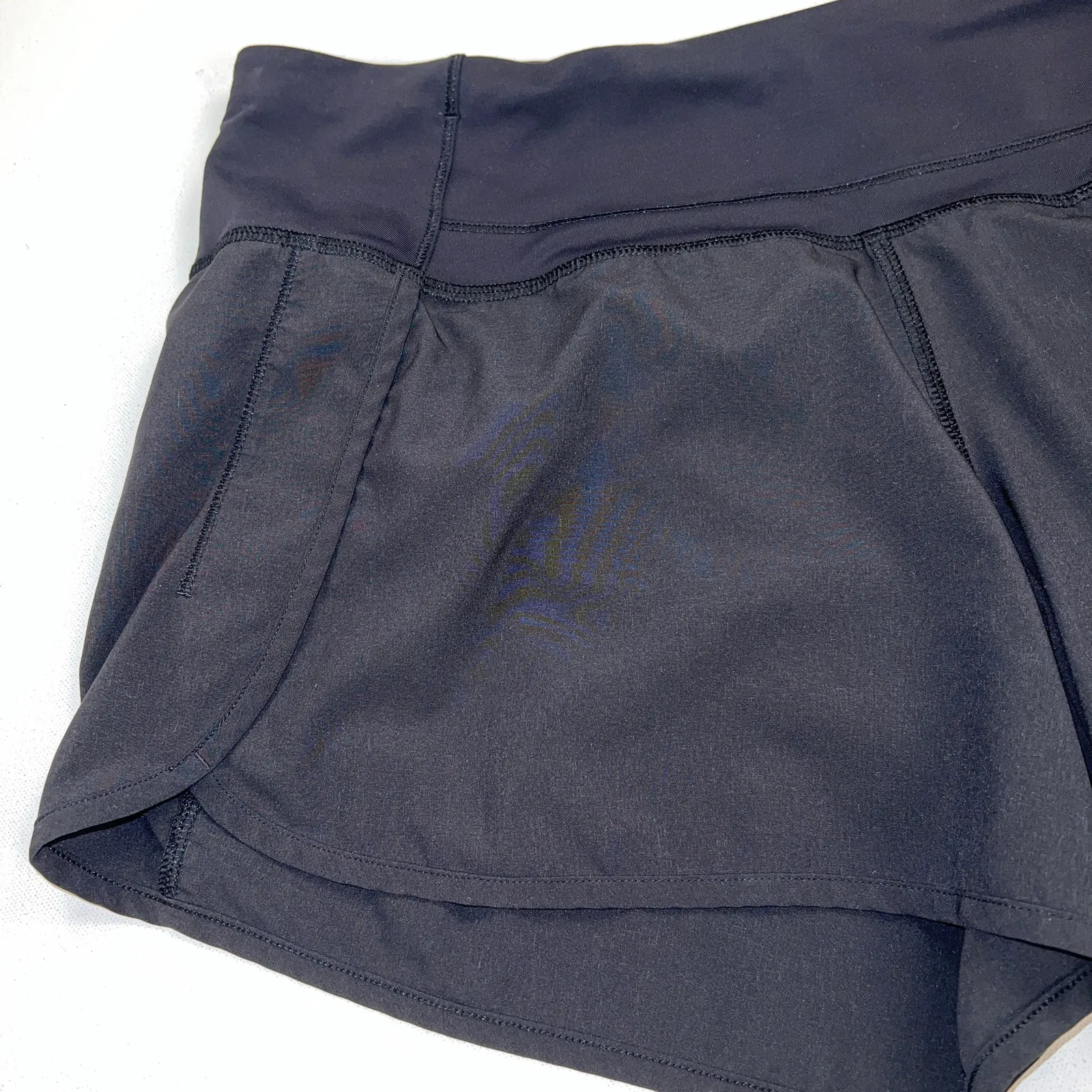 Lululemon Run Speed Short Black Rear Zip Pocket Size 10 - Image 2