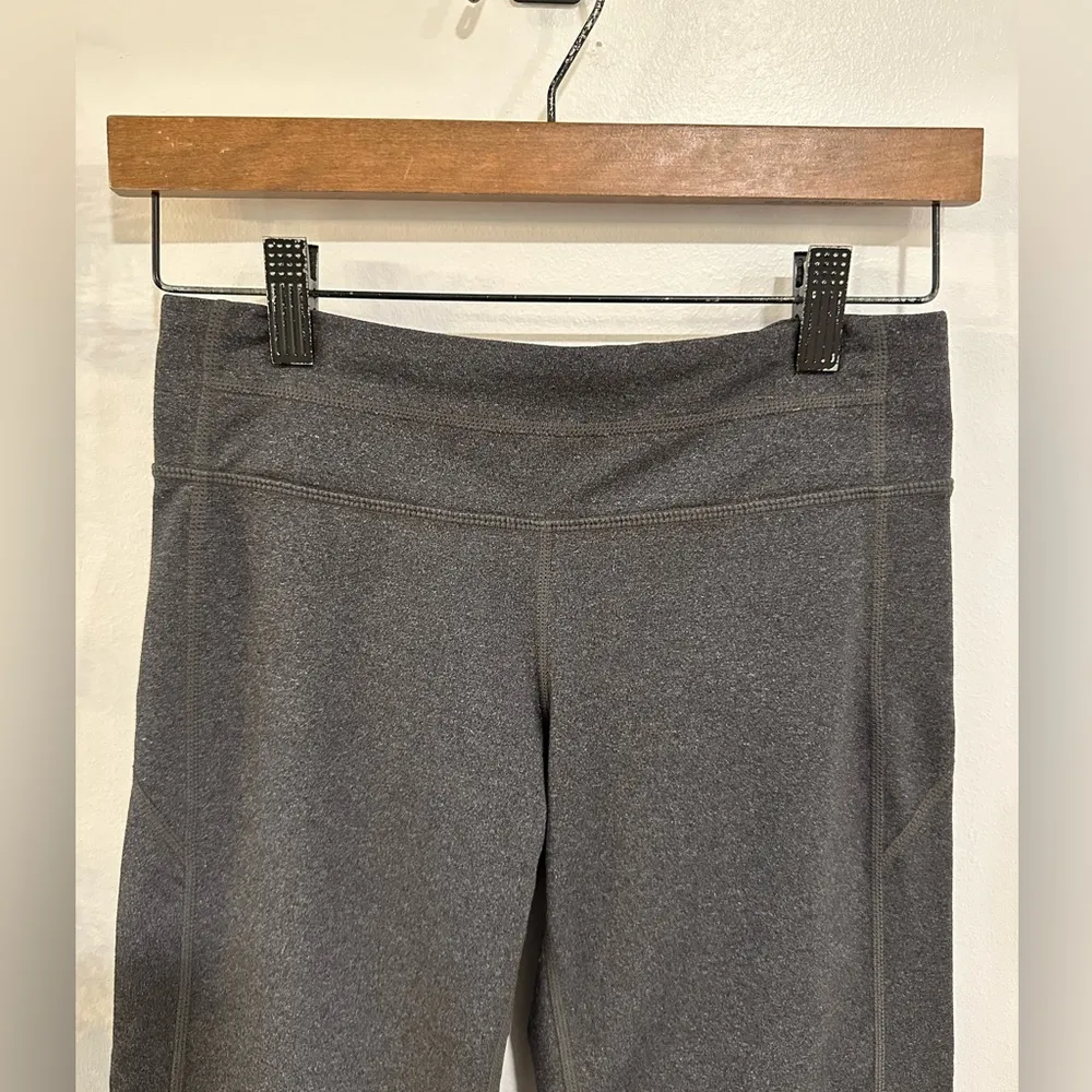 Athleta Womens Small Y2K Kick Booty Straight Leg Crop Legging Gray Capri Yoga - Image 3