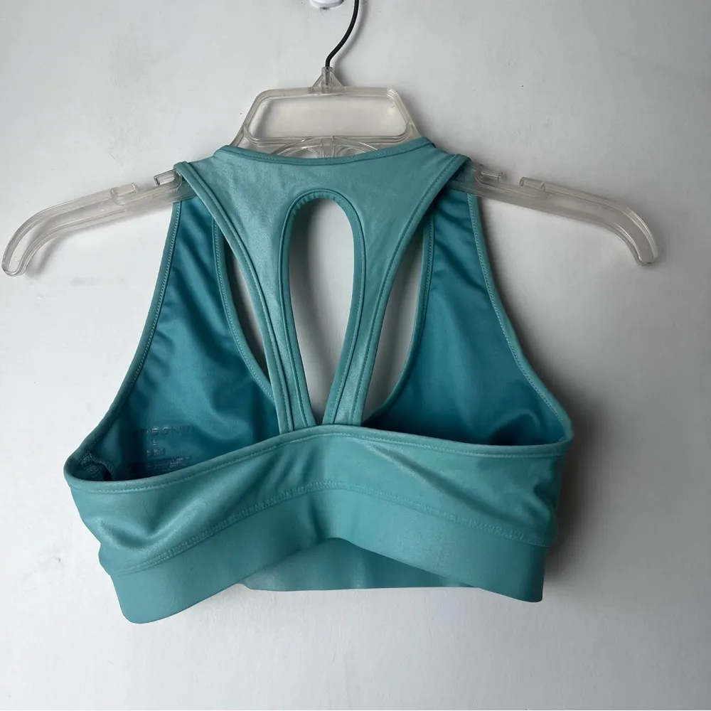 Carbon38 Action Bra 2.0 in Takara Shine & High Rise 7/8 Leggings in Wasabi S - Image 8