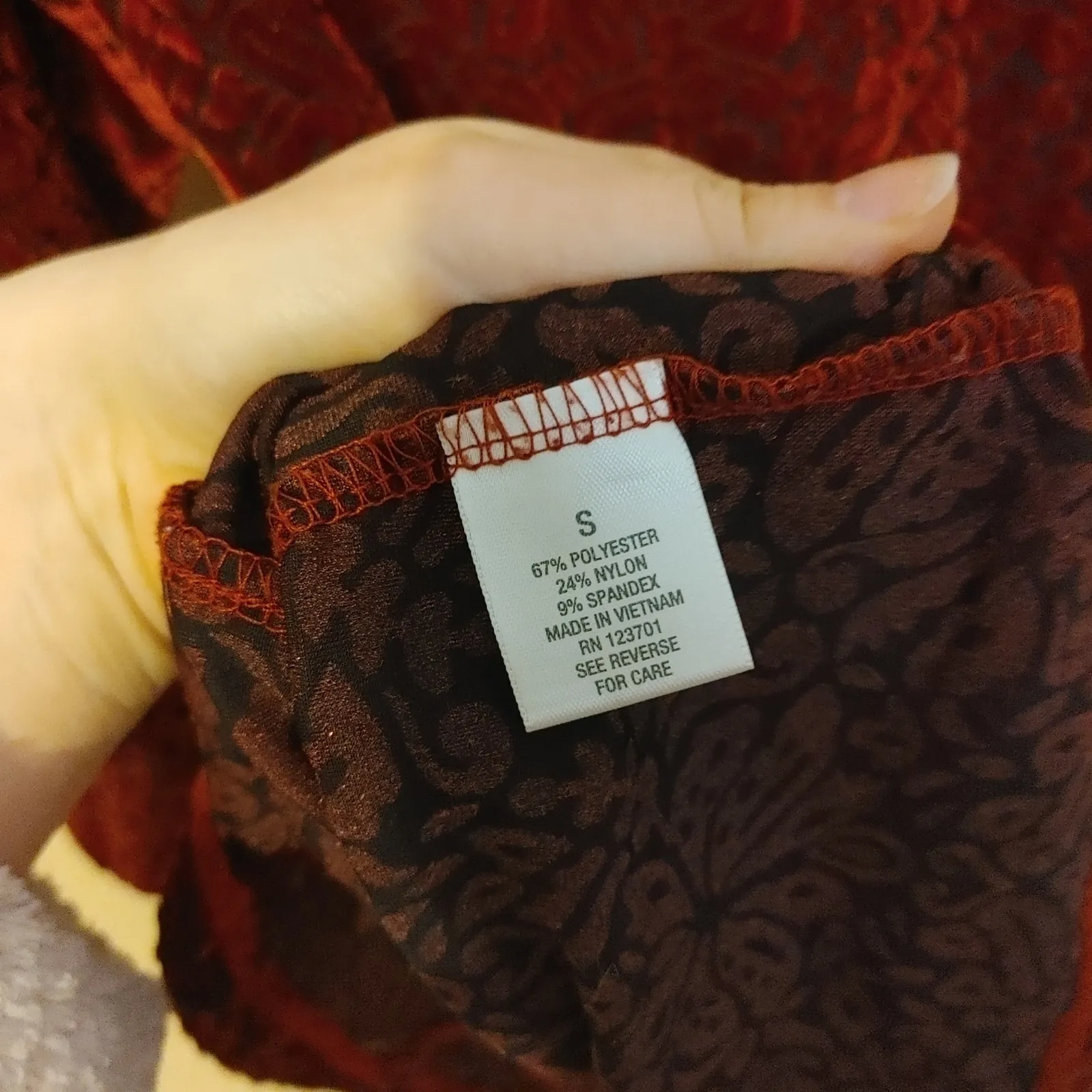 Dress Barn Size Small S Red Black Velvet Pattern Stripe Polyester Nylon Top - Image 9