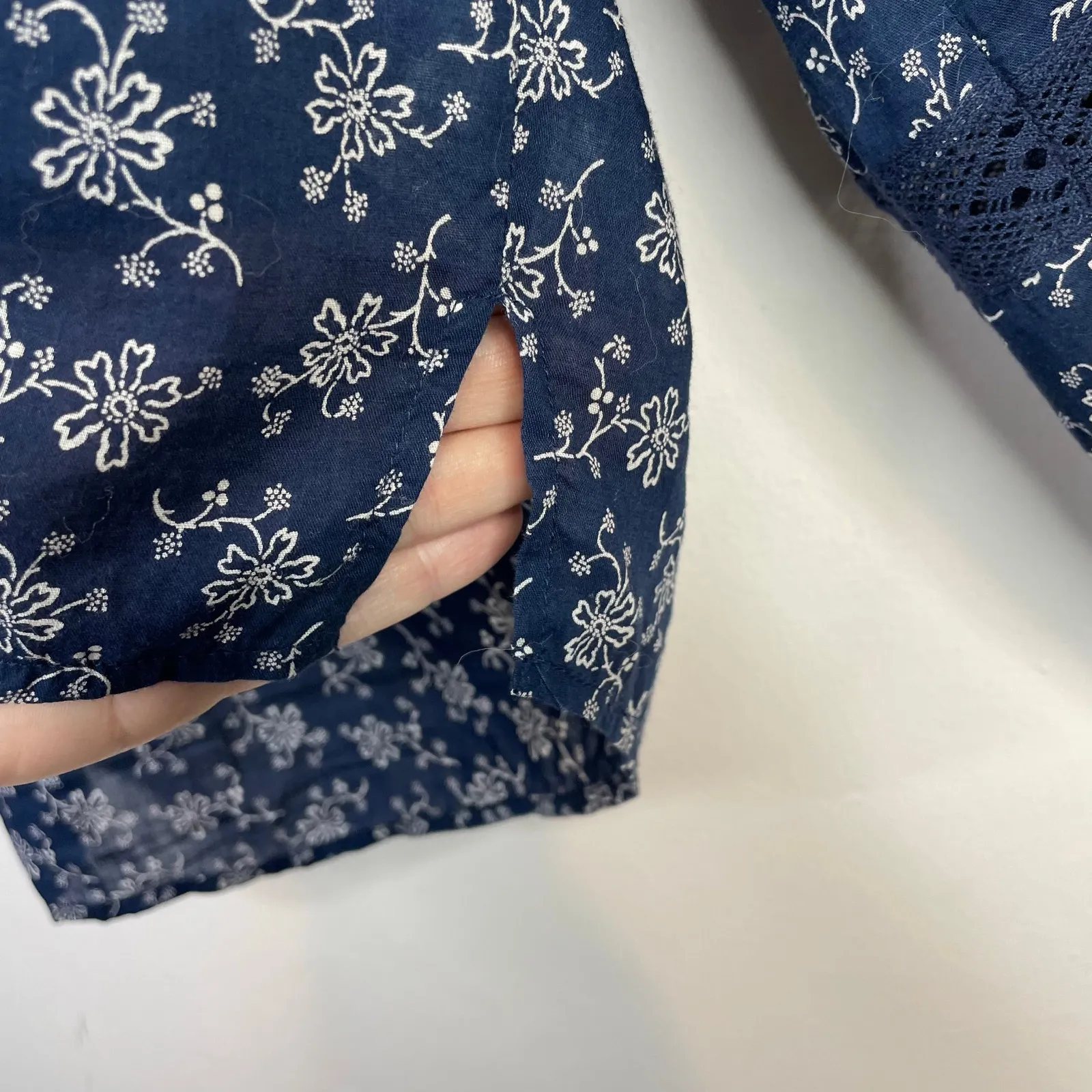 Veronica Beard Kent Navy Blue Floral Crochet Lace Peasant Blouse Top womens L 14 - Image 6