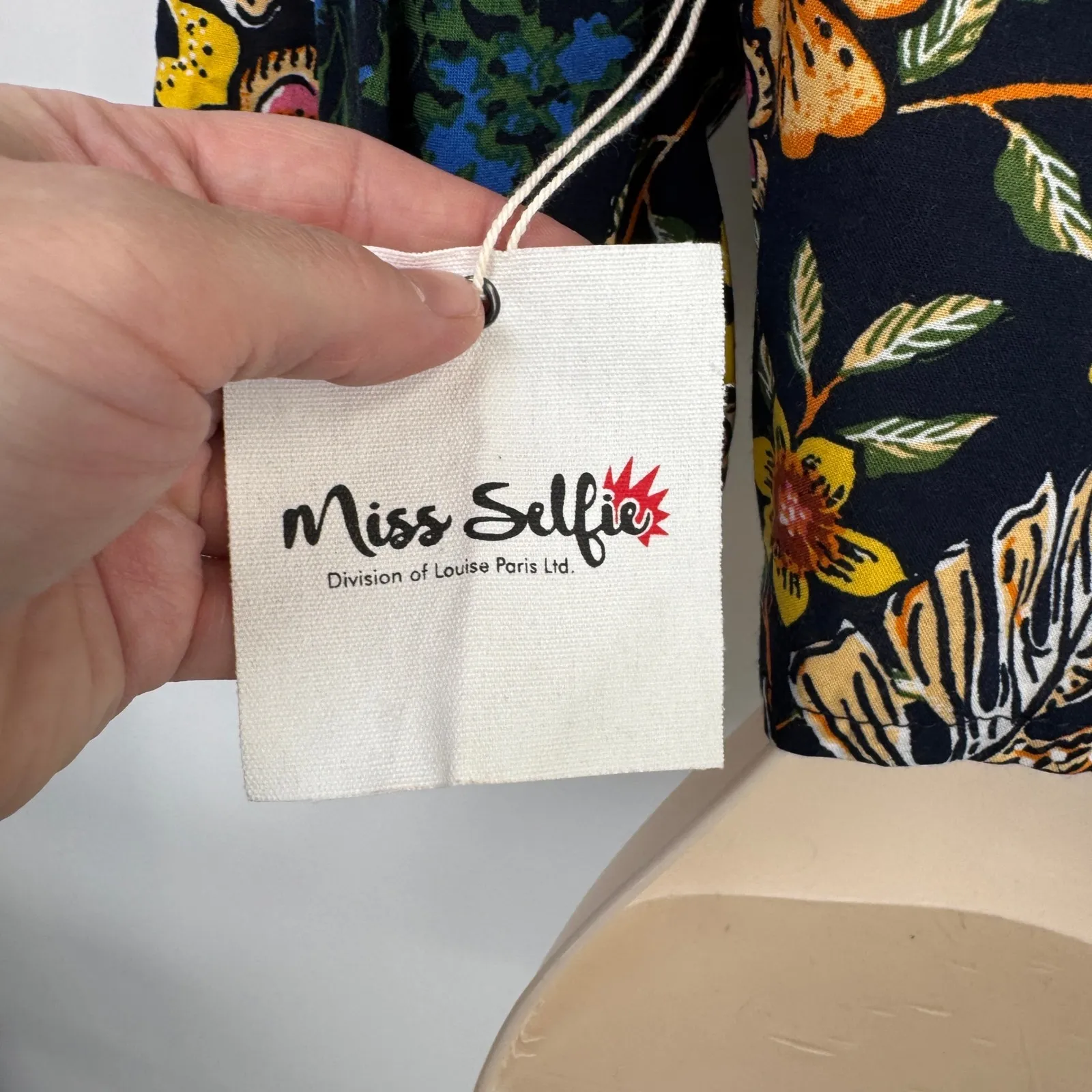 Miss‎ Selfie Boho Floral Tie Front Crop Top Women's Small Black NEW - Image 5