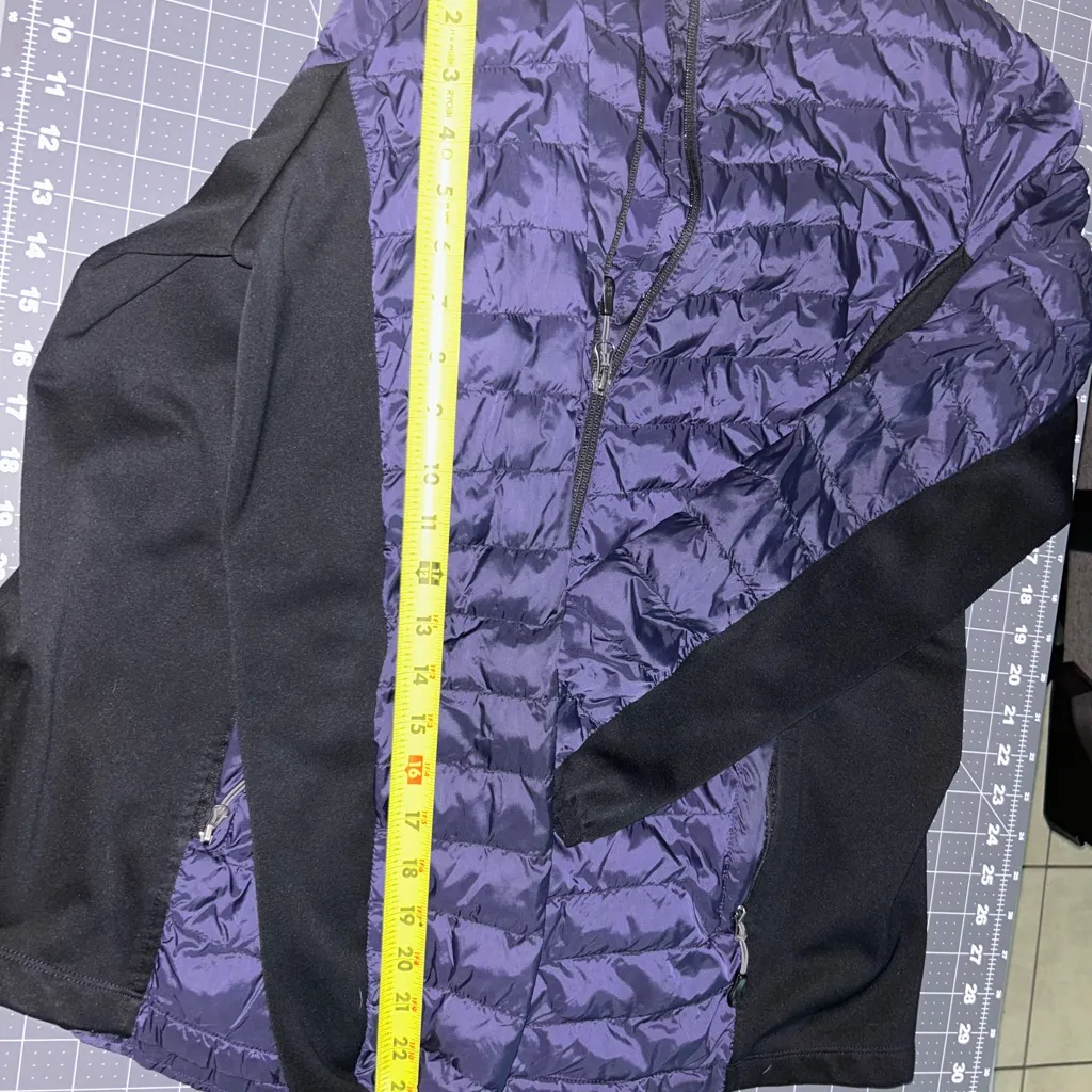 Stylish Women's Purple and Black Puffer Jacket Size XL - Image 4
