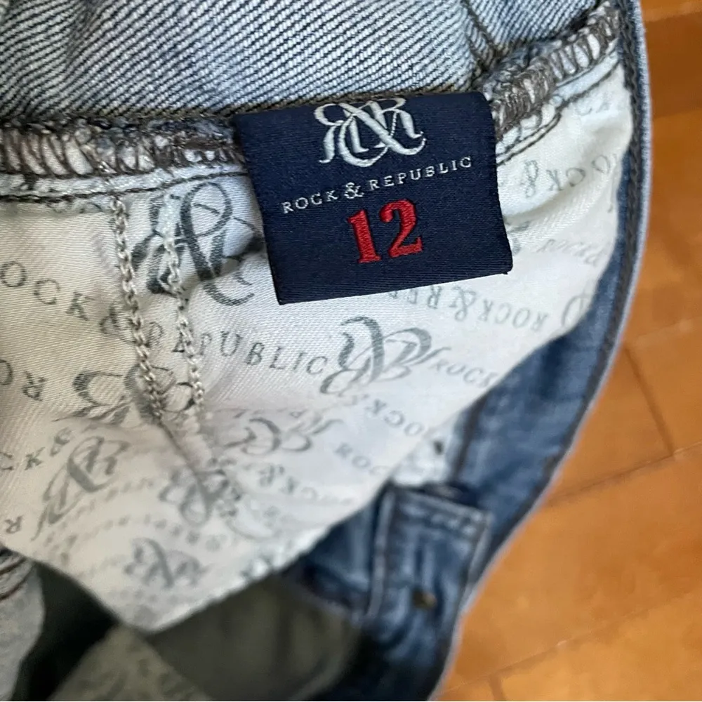 Rock & Republic Cut Off Jean Shorts - Image 4