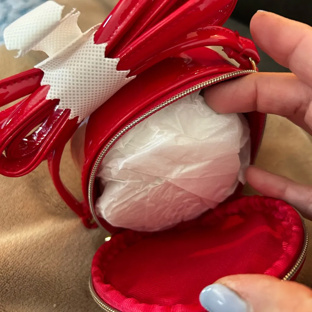 Marc Jacobs Mini 4-inch Red Patent Leather Crossbody Round Canteen Bag Purse NWT - Image 10