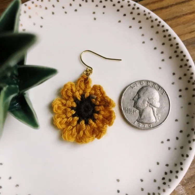 🌻2/$20🌻 Cute Crocheted Floral Sunflower Earrings! Gold - Image 7