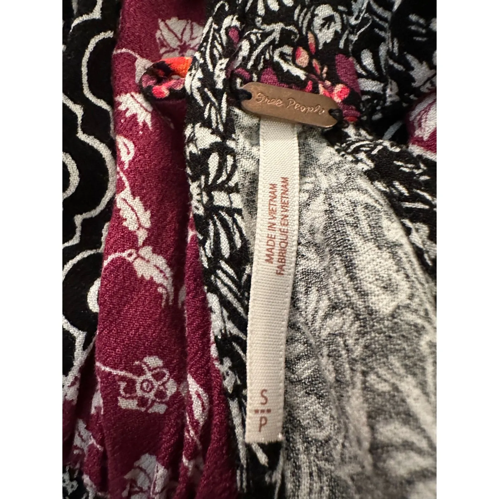 Free People Bohemain Dream Darlin’ Floral Halter Top in Black Size Small - Image 4