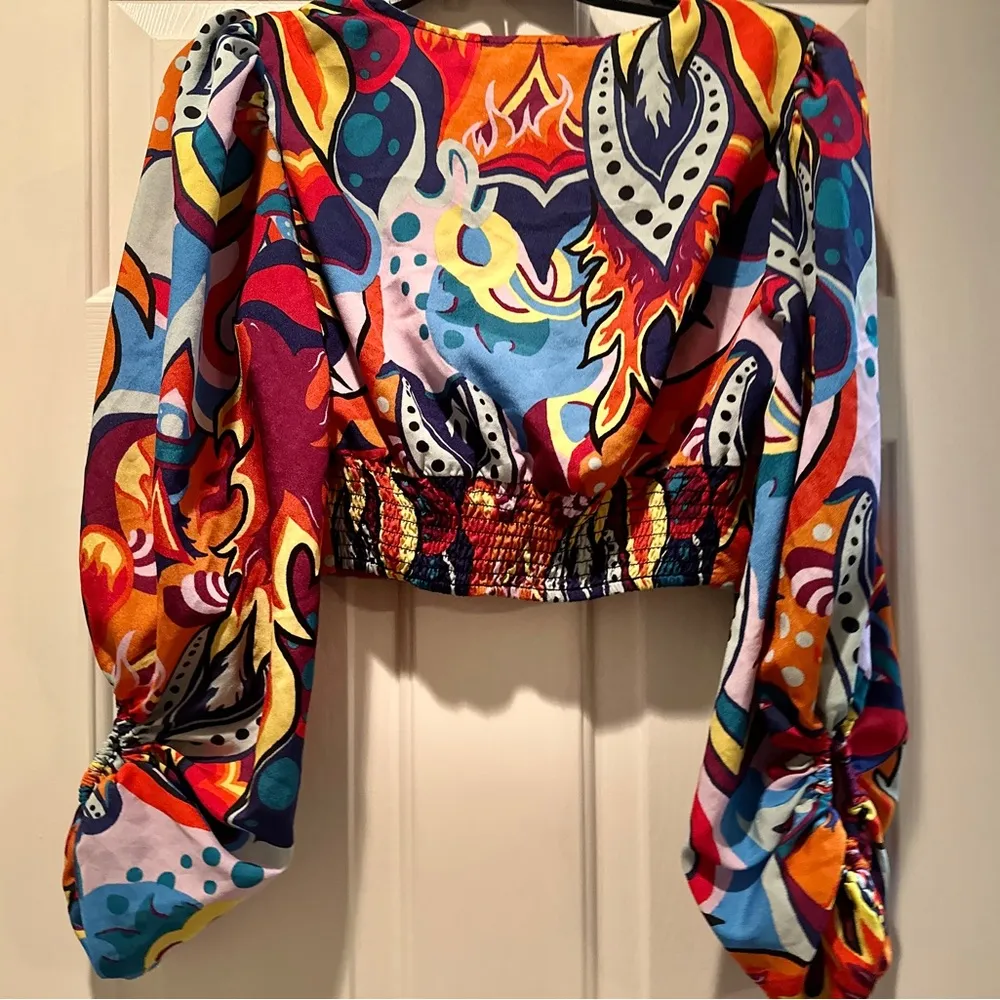 crop top with plunge neckline in geometric print Size S - Image 4