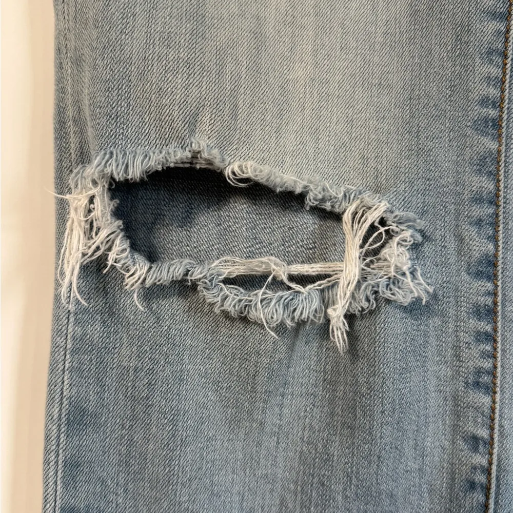 Lucky Brand 🍀 Sweet N Straight Holbrook Distressed Light Blue Jeans Size 6 - Image 6