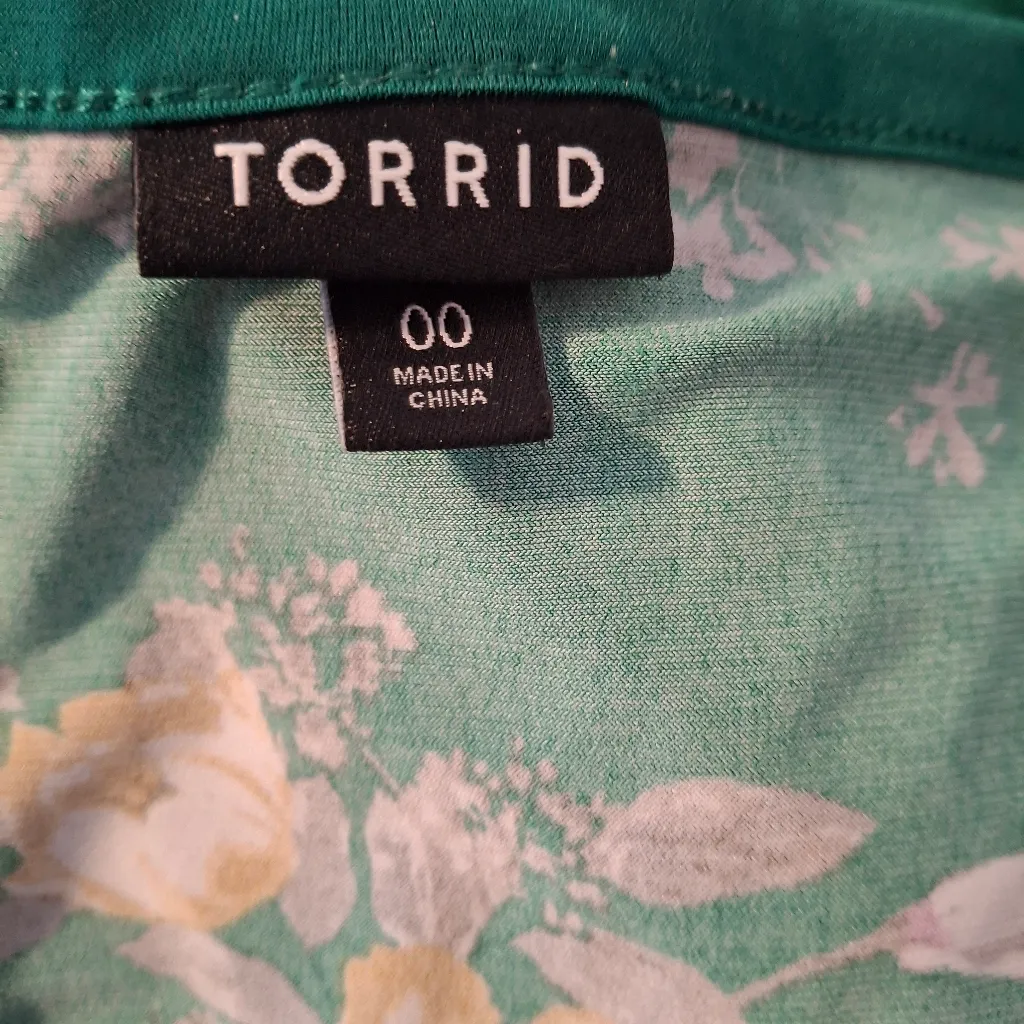 Torrid 00 Floral Green Sleeveless Top - Image 10