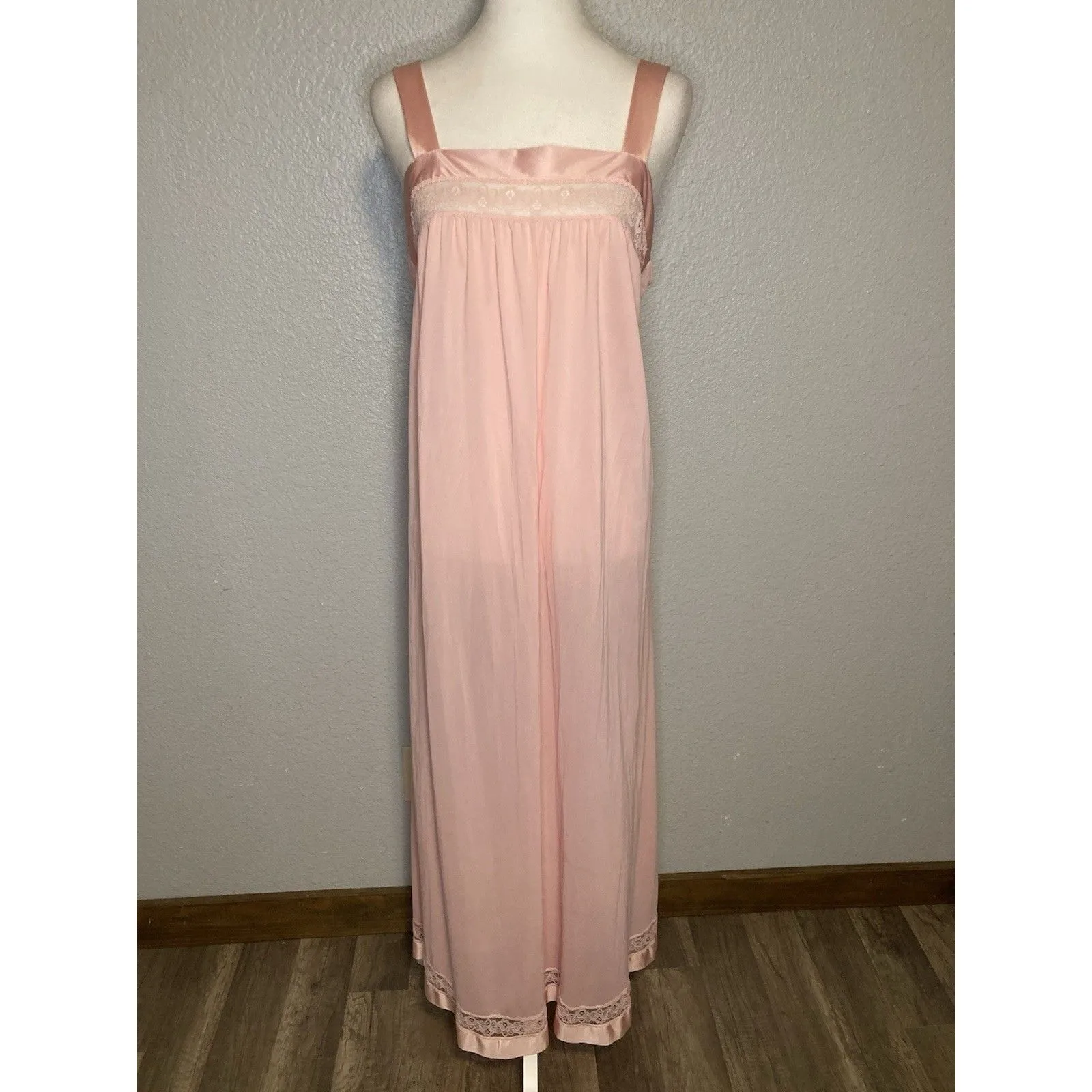 Vintage Vanity Fair M Peignoir Set Pink Women Nightgown Robe Nylon Lace Babydoll - Image 2