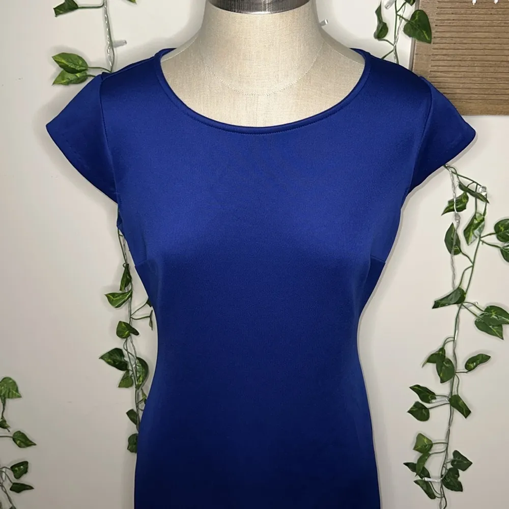 New York & Company Stretch Cobalt Blue Cap Sleeve Business Casual Midi Dress - Image 2
