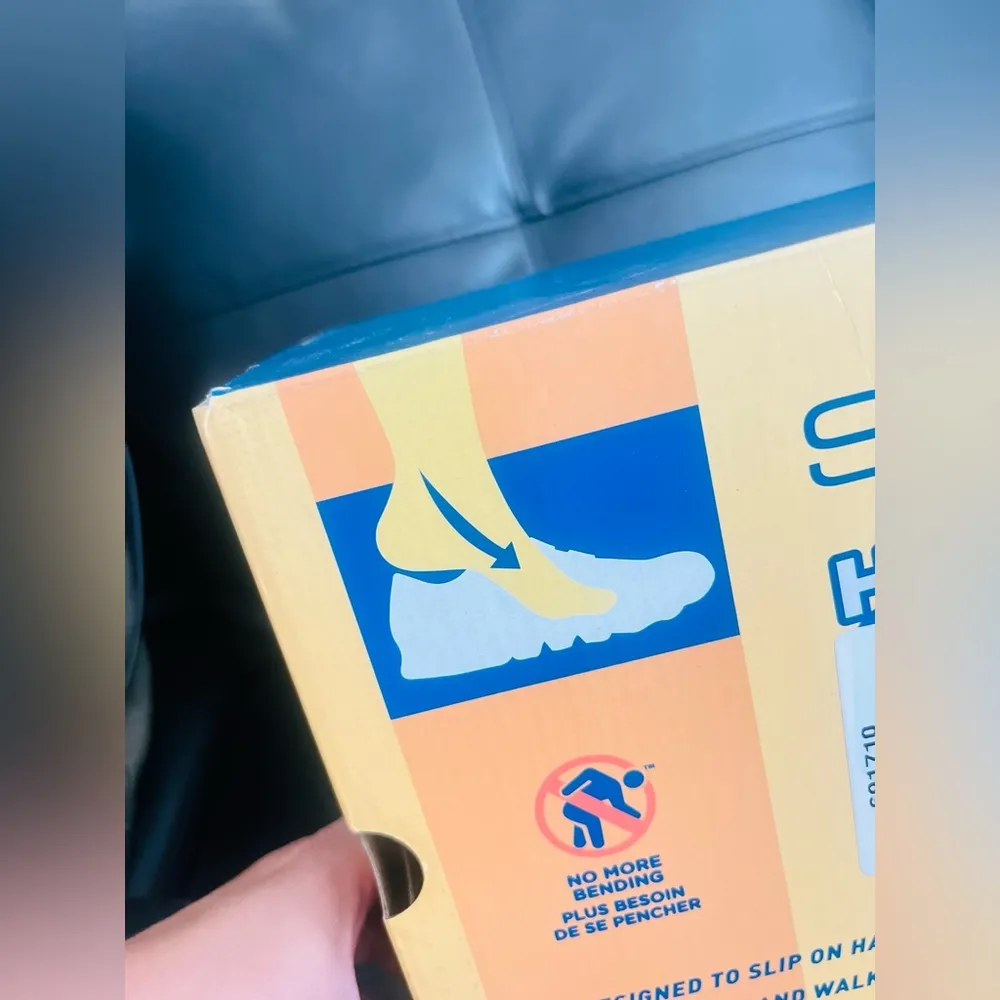 Skechers hands free Women’s Sneakers Athletic Memory Foam Black Size 8.5 - Image 7