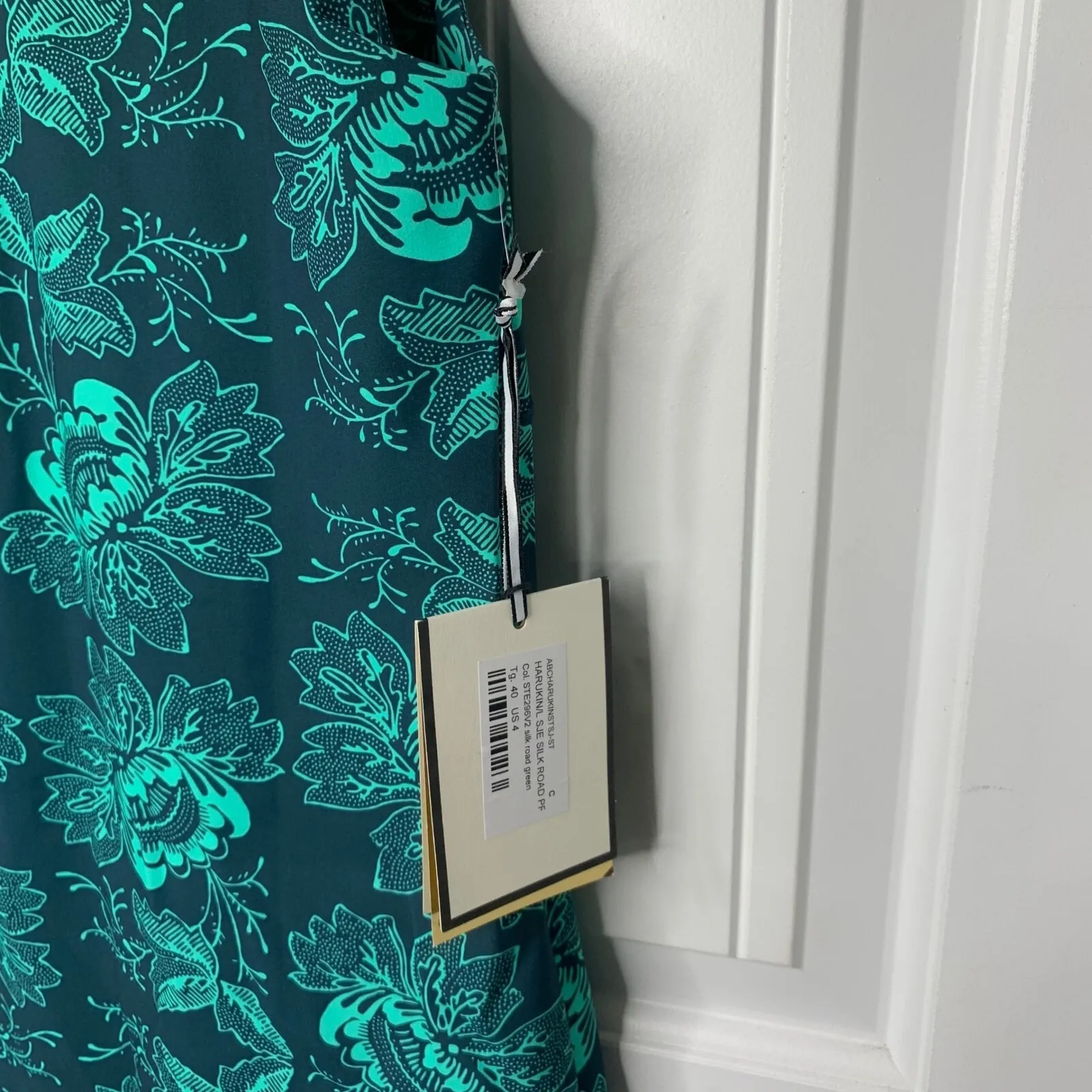 Chiara Boni Floral Print green Sheath Dress Sleeveless Made in Italy Size 40 - Image 3