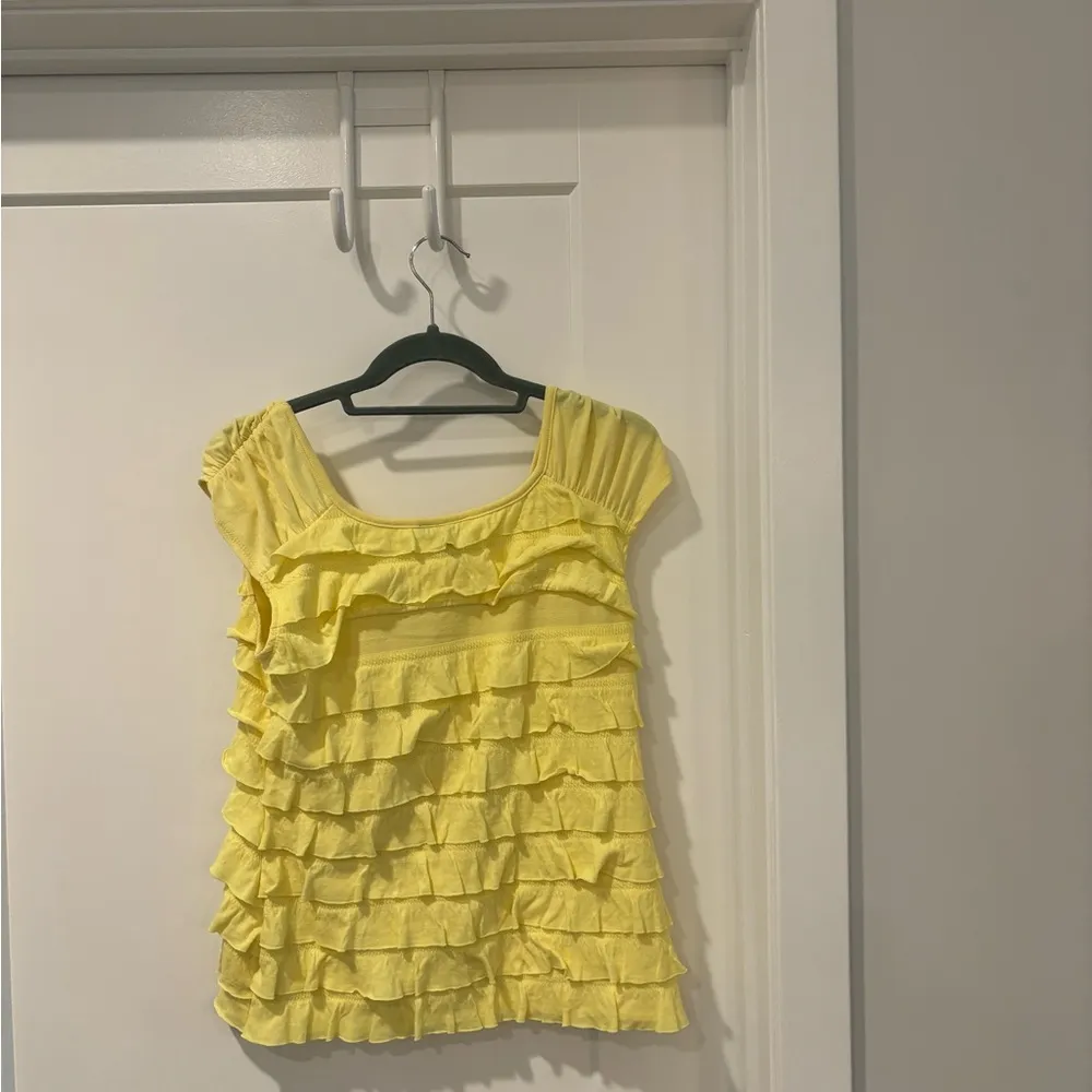 Women’s AGB Yellow Ruffle Tiered Tank Top Size Small Made in Mexico (NWOT) - Image 2