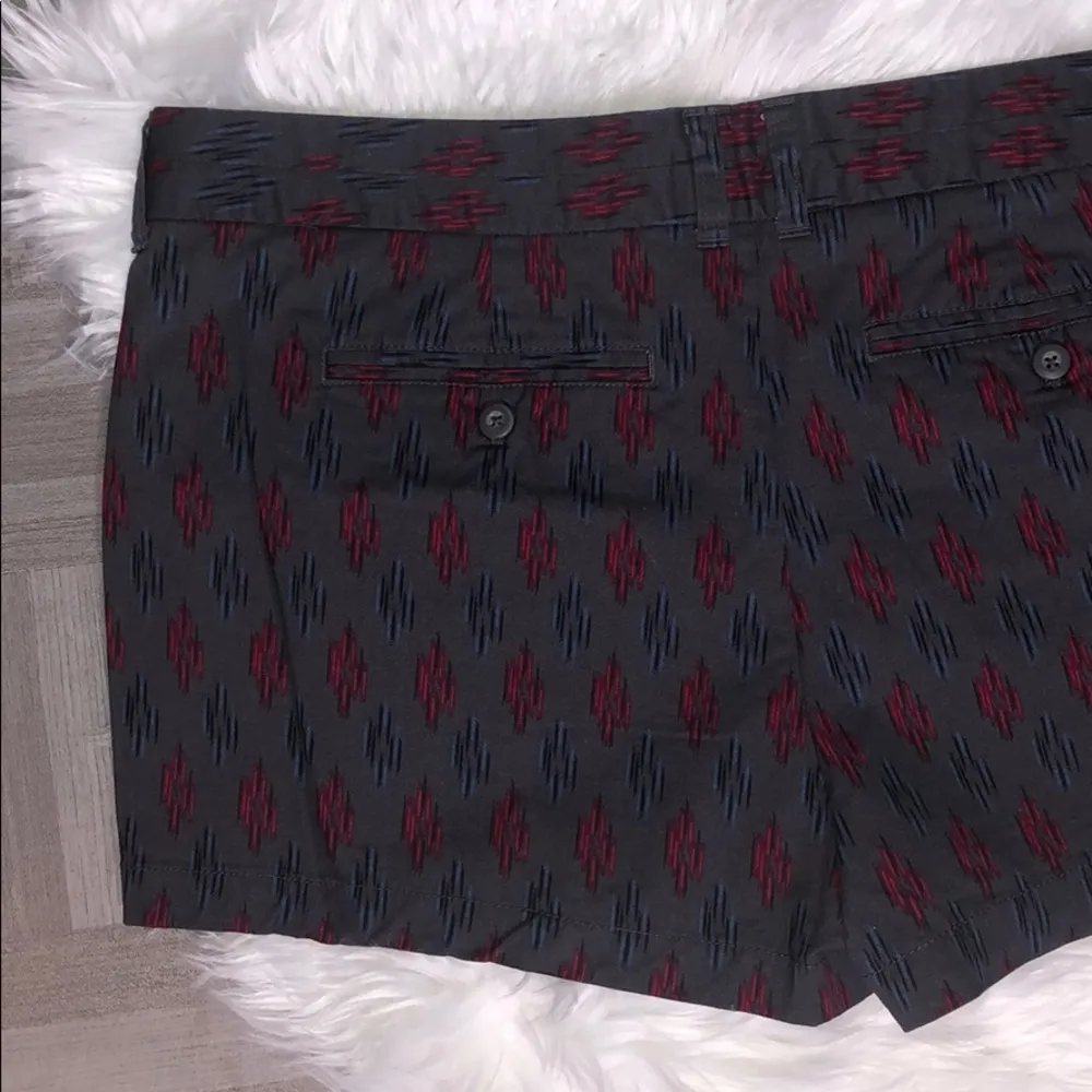 Khakis by Gap NWT Size 16 Gray Ikat Print 4 Pocket Cotton Blend The 3” Shorts - Image 4