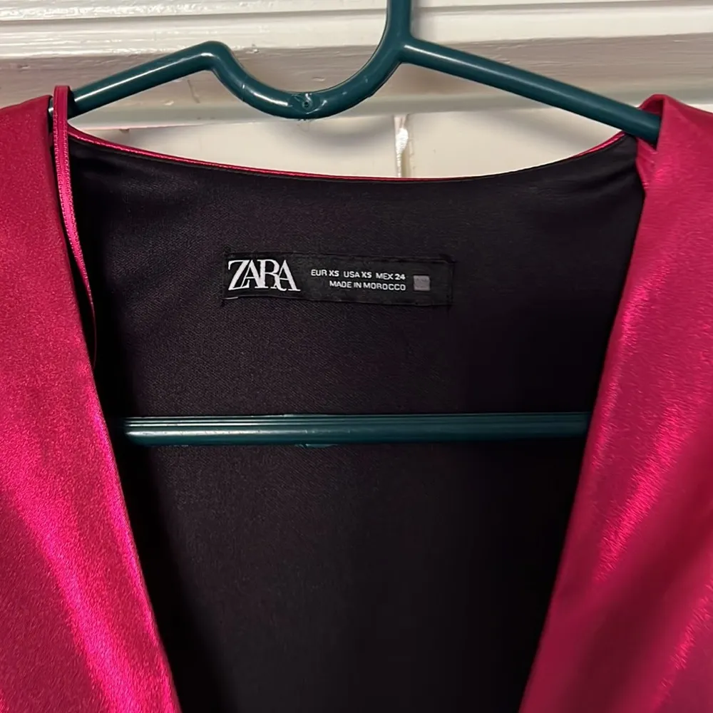 Zara Laminated Fuschia Mini Dress Vneck - Image 8