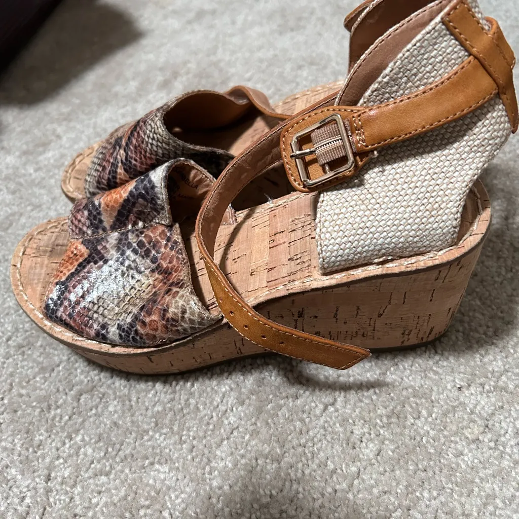 White Mountain wedge size 6.5 - Image 2