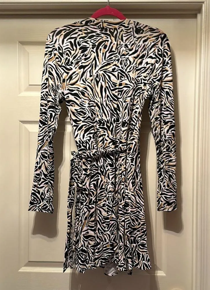 Lilly Pulitzer Rillia Wrap Romper - Image 4