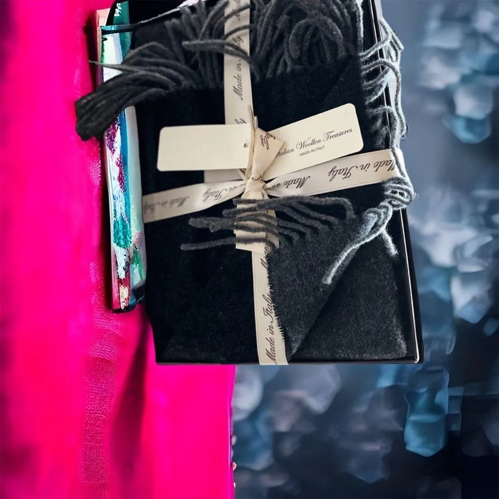 NWT Italian Woollen Treasures Luxury WOOL Cashmere Soft Scarf Fringe Gray - Image 2