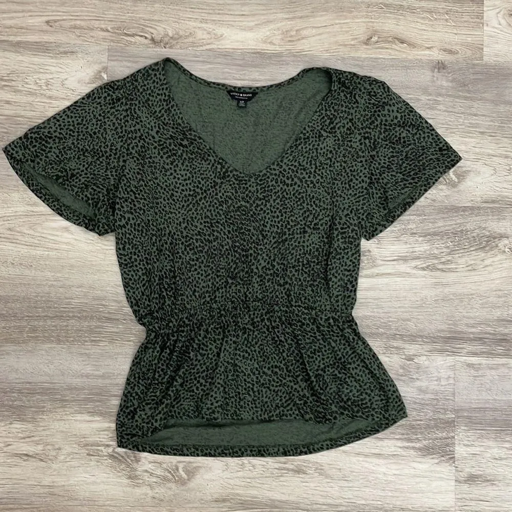 Green & Black Animal Print Short Sleeve V-Neck Elastic Waist Tee S - Image 5