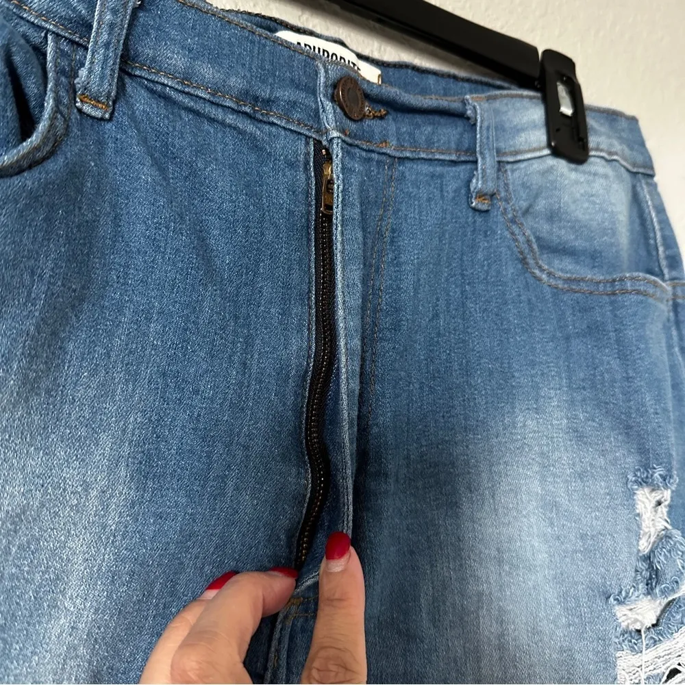 Aphrodite Women’s Shorts Medium Wash Super High Waisted Distressed‎ Size 3X​ - Image 4