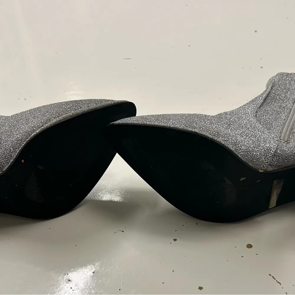 LULUS Silver Boots 81/2. Vintage - Image 3