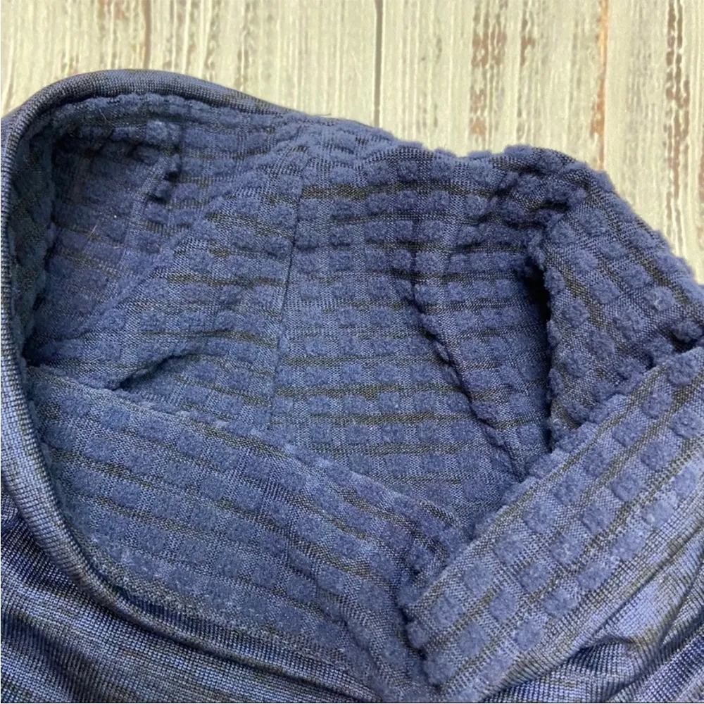 New Balance Heat Navy Blue Pullover. Size XSMALL. EUC - Image 10