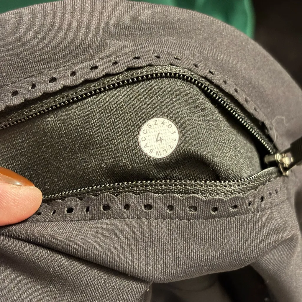 Lululemon Smooth Stride Crop black Size 4 - Image 11