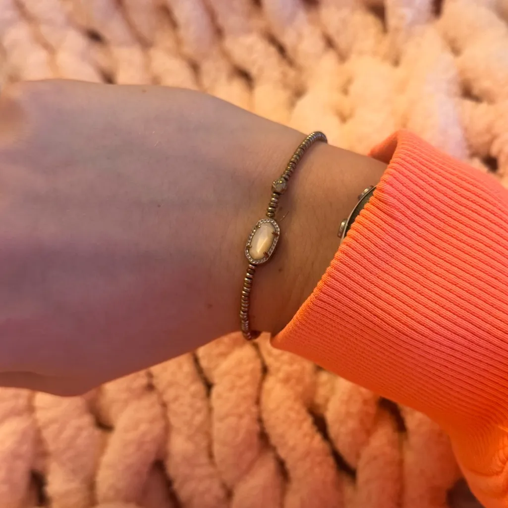 Kendra Scott Silver Bracelet with Cream Stone - Image 2