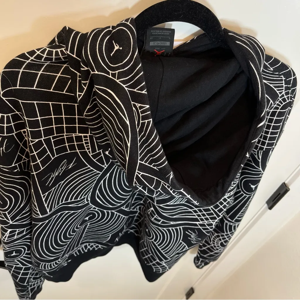 •NWT• Air Jordan women’s Small oversized cropped hoodie in Black - Image 8