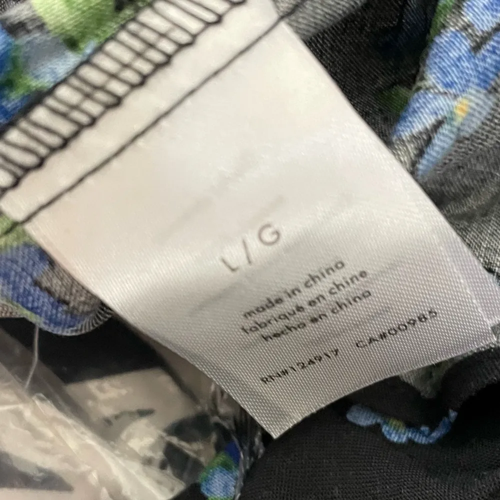 WeWoreWhat Women's Floral Print Ruffle Blouse Watercolor Ditsy Black Multi Sz L - Image 8