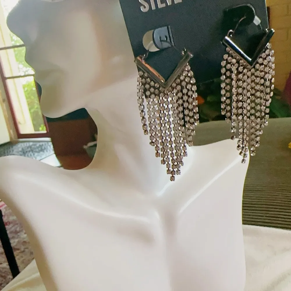 Steve Madden silver diamonds paved tassels - Image 3