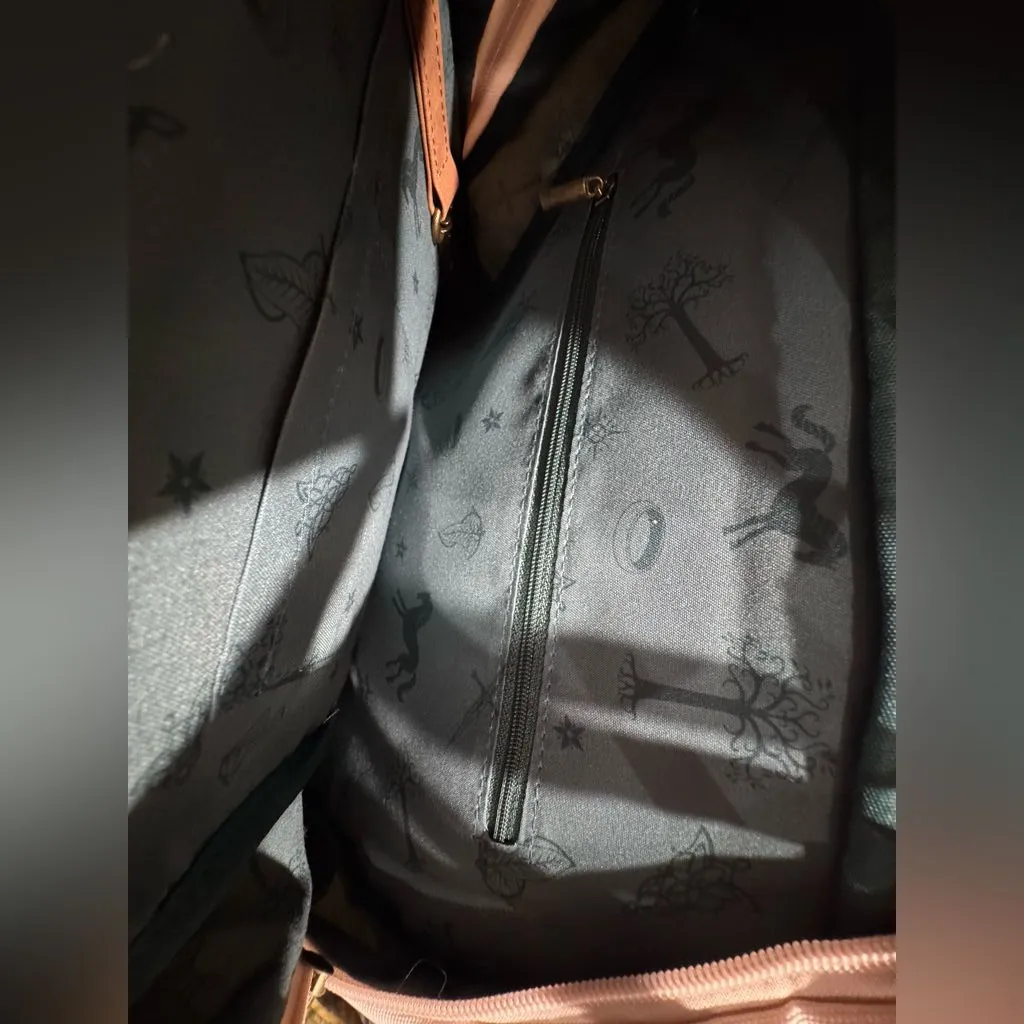 The Lord of The Rings Leaf of Lorien Multi Pocket Backpack - Image 10