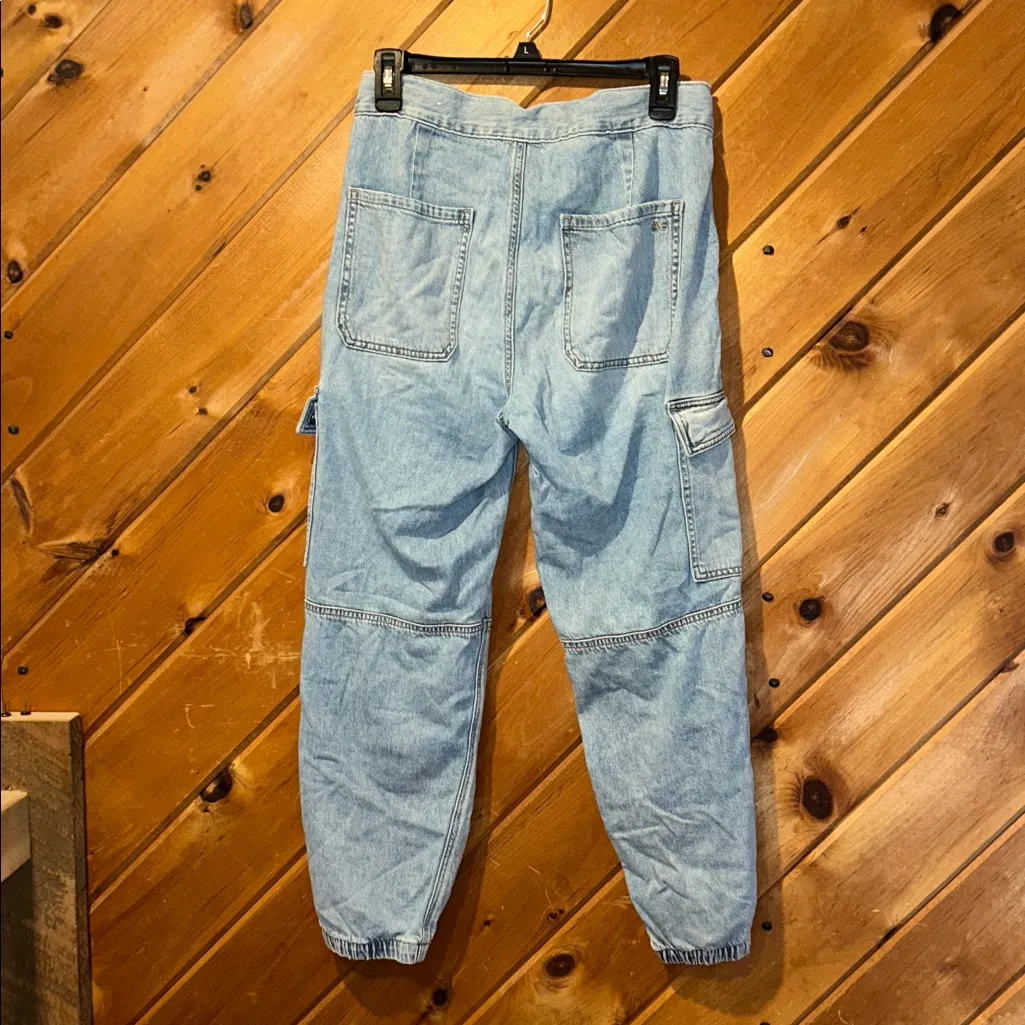 American eagle Super High-Waisted Cargo Denim Jogger - Image 6