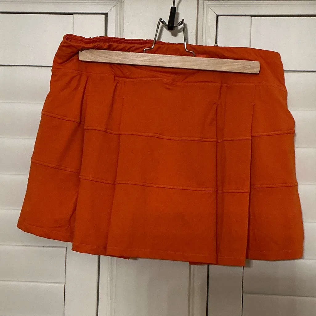 Amazon Women's Tennis Skirt - Vibrant Orange - Size 10/Large - Like New - Image 3