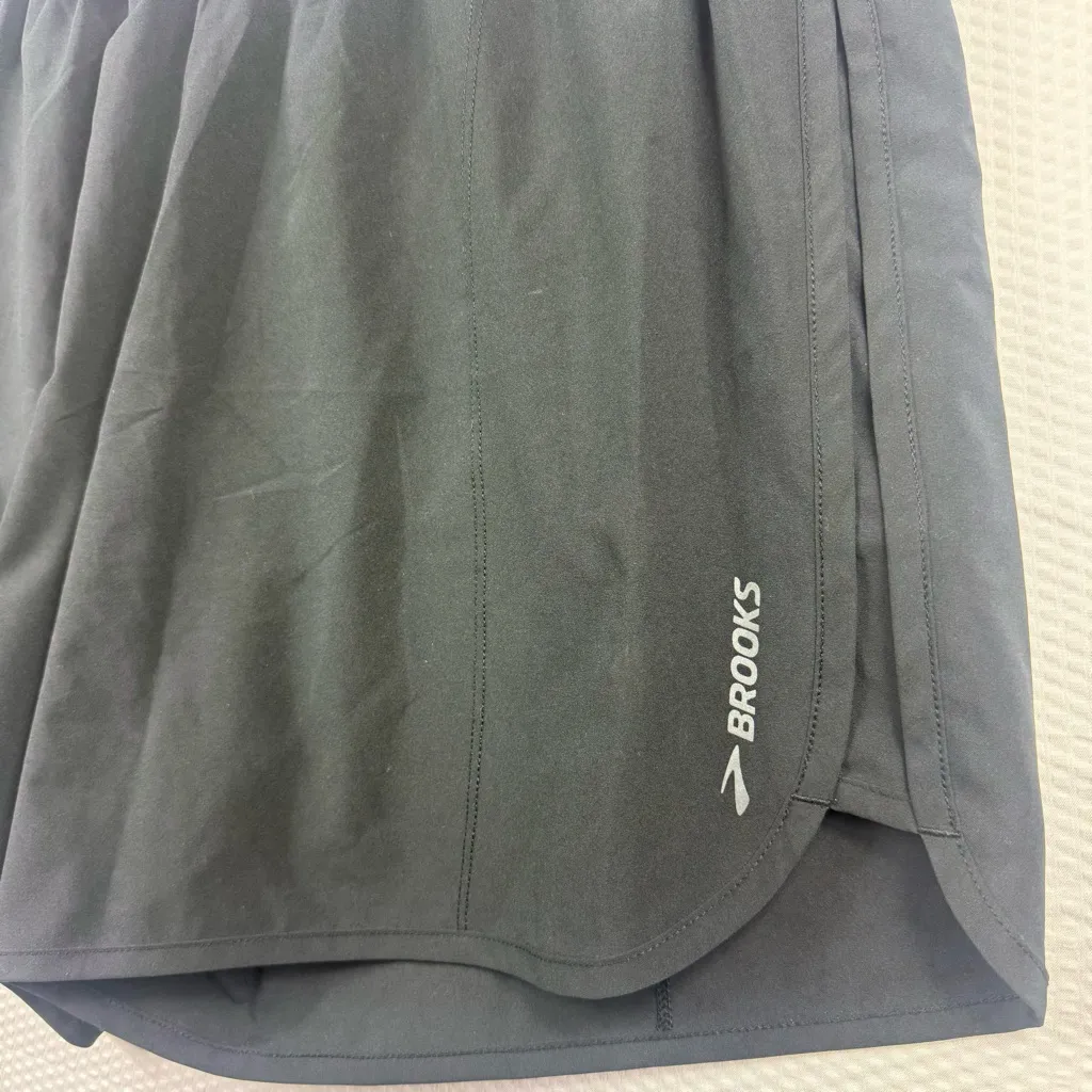 Brooks  Black Athletic Running Shorts Size Large - Image 2