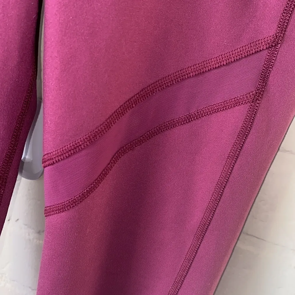 Old Navy leggings active size‎ small go dry mesh maroon plum - Image 3