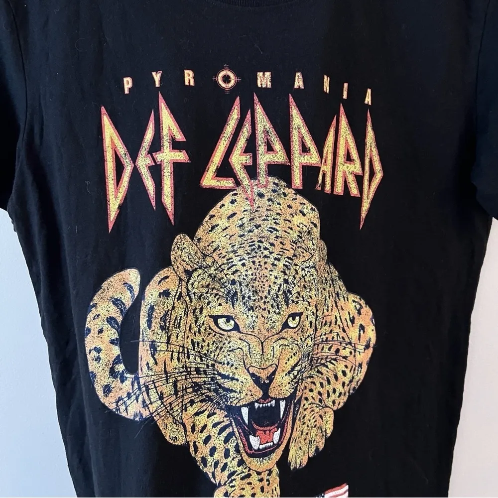 Def Leppard Pyromania by Goodie Two Sleeves 1983 United States Tour Tee Large - Image 5