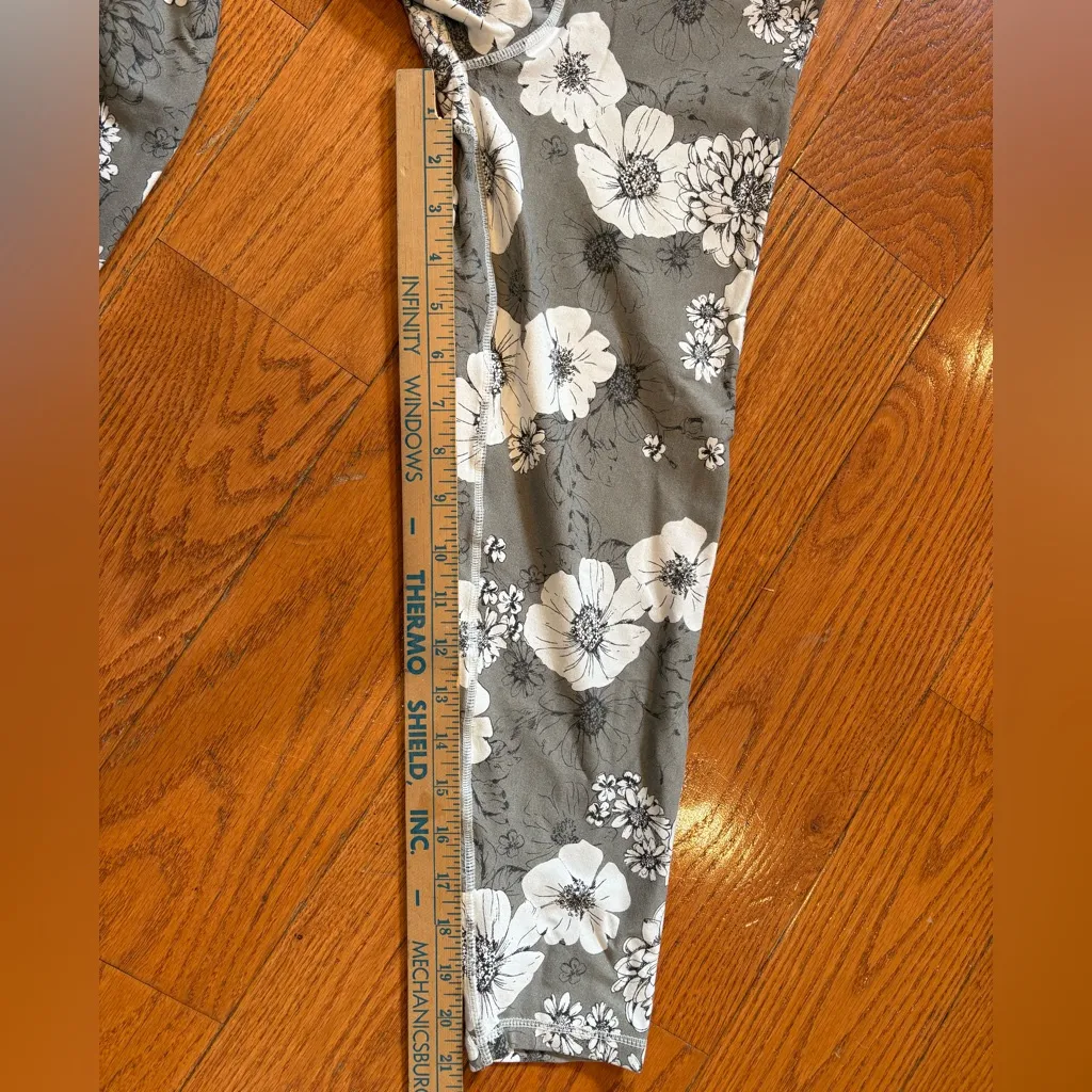 🌸 Mono B Floral High - Image 4