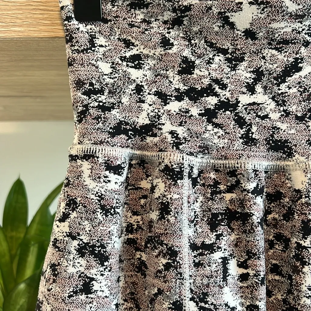 Athleta High-Rise Salutation Textured Jogger Compression Pocket Tight Legging XS - Image 7