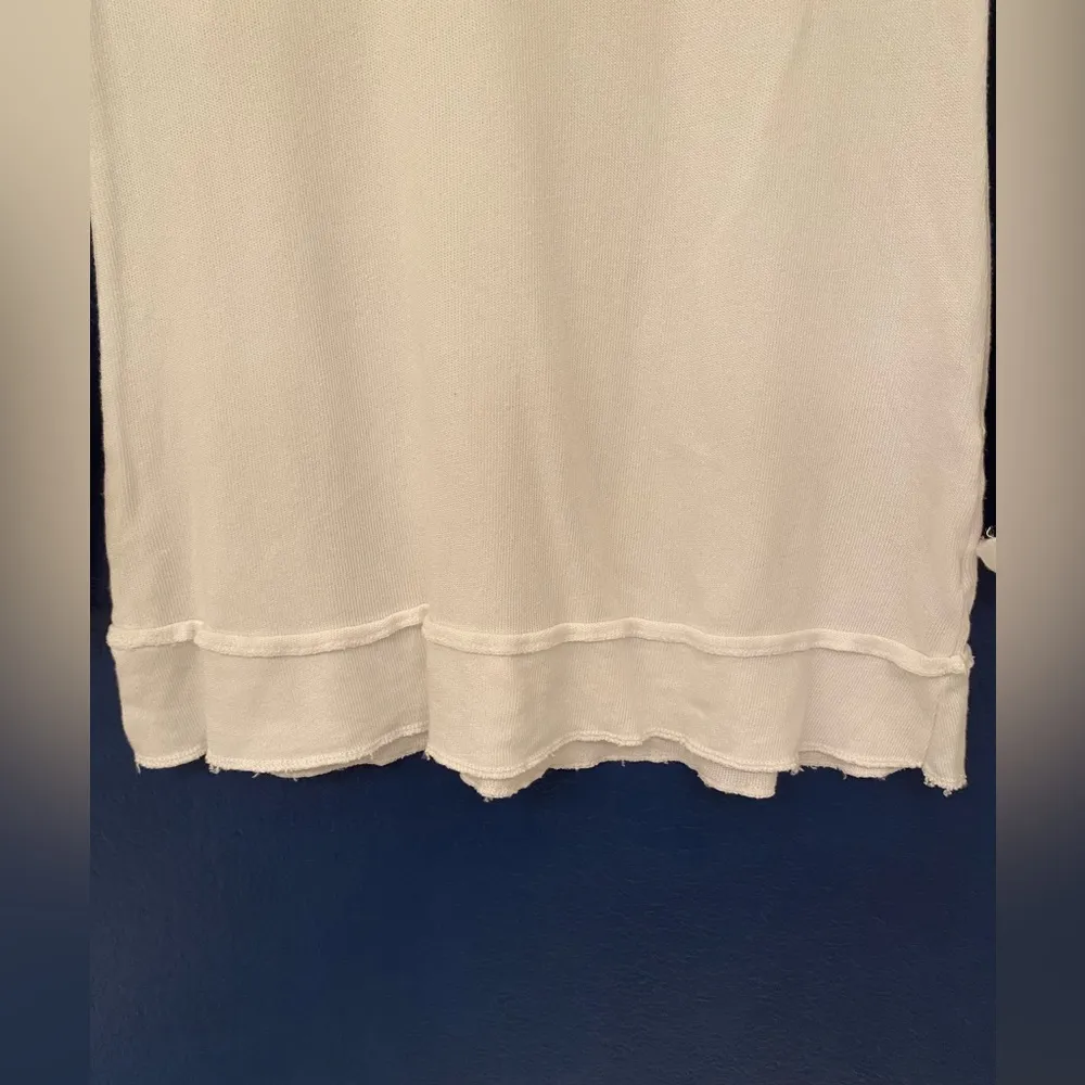 Lauren Moshi NWOT Limited Quantity V Neck Long Sleeve - Image 4